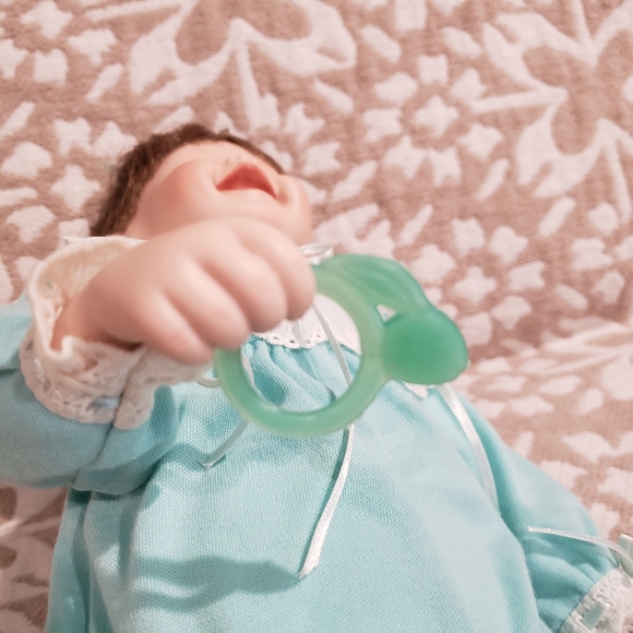 Ashton-Drake "My First Tooth" Patricia 14" Porcelain Doll - NEW in Box - Picture 4 of 10